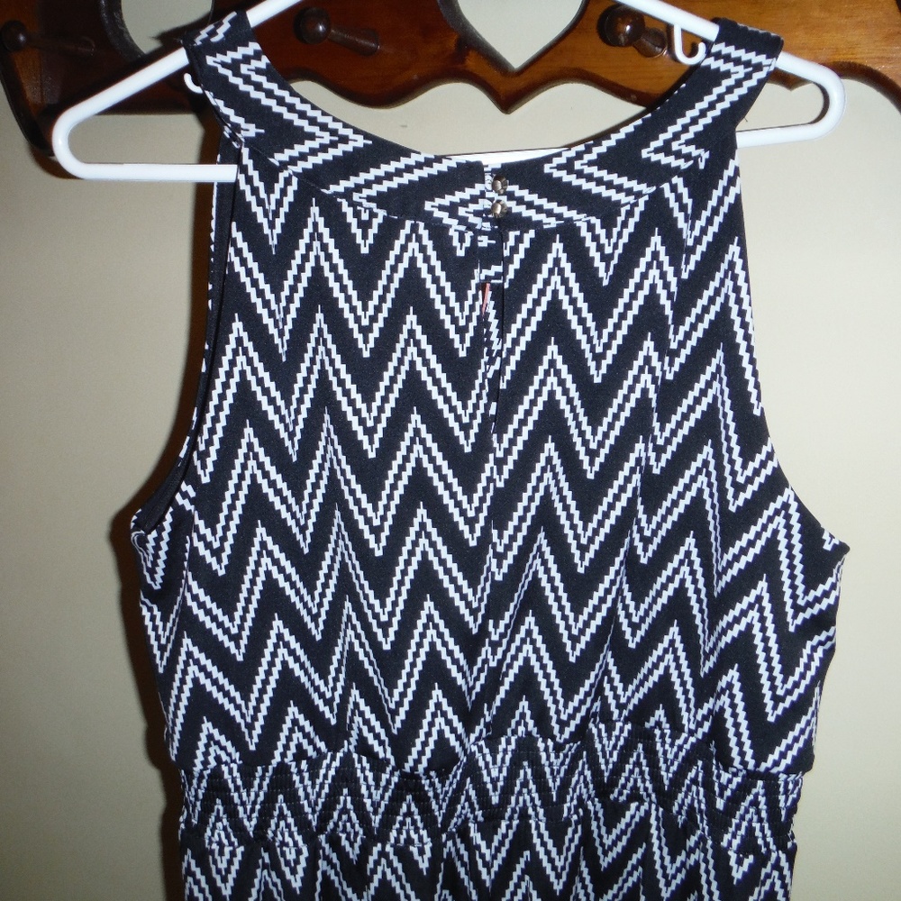 NEW DIRECTION XL DRESS - Picture 4 of 5
